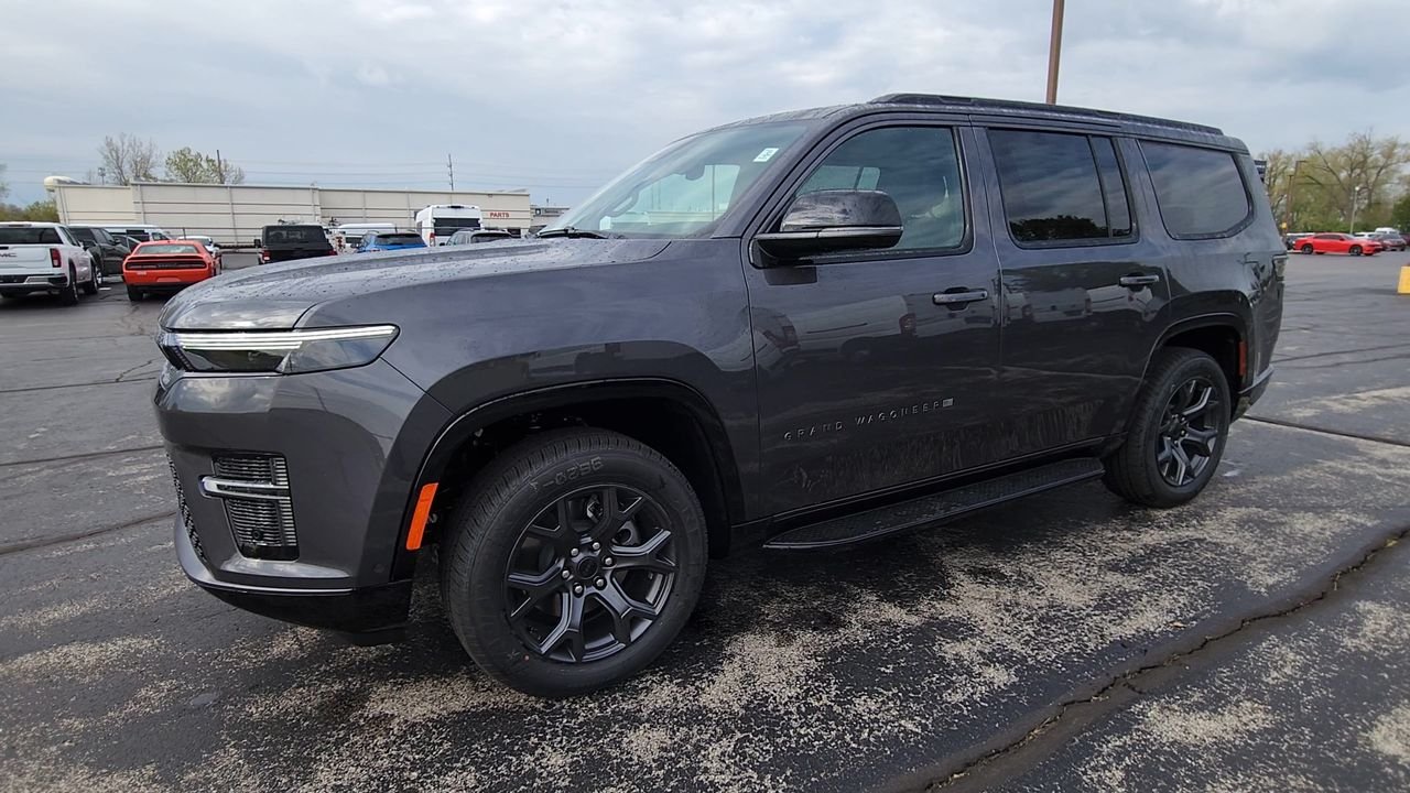 New 2026 Baltic-Gray Metallic Clear-Coat Exterior Paint Jeep Limited Altitude image 4