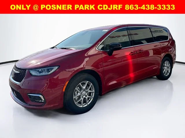 2026 Chrysler Pacifica Select's photo