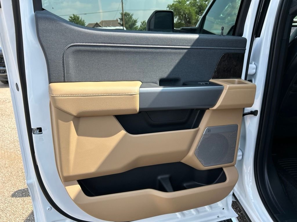 New 2026 Oxford White Ford Lariat image 38
