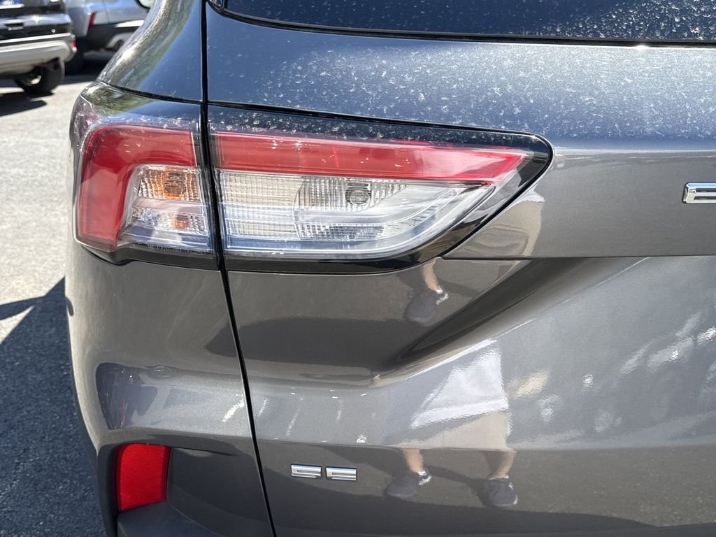 Used 2022 Gray Ford SE image 33