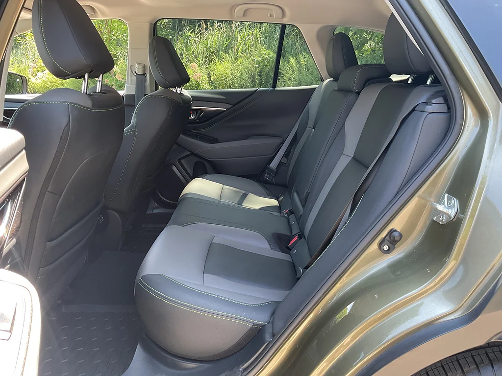 Used 2024 Autumn Green Metallic Subaru Onyx Edition image 9