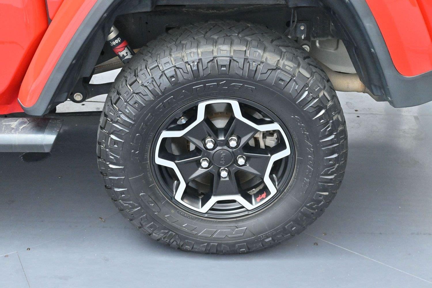 Used 2021 Firecracker Red Clearcoat Jeep Rubicon image 30