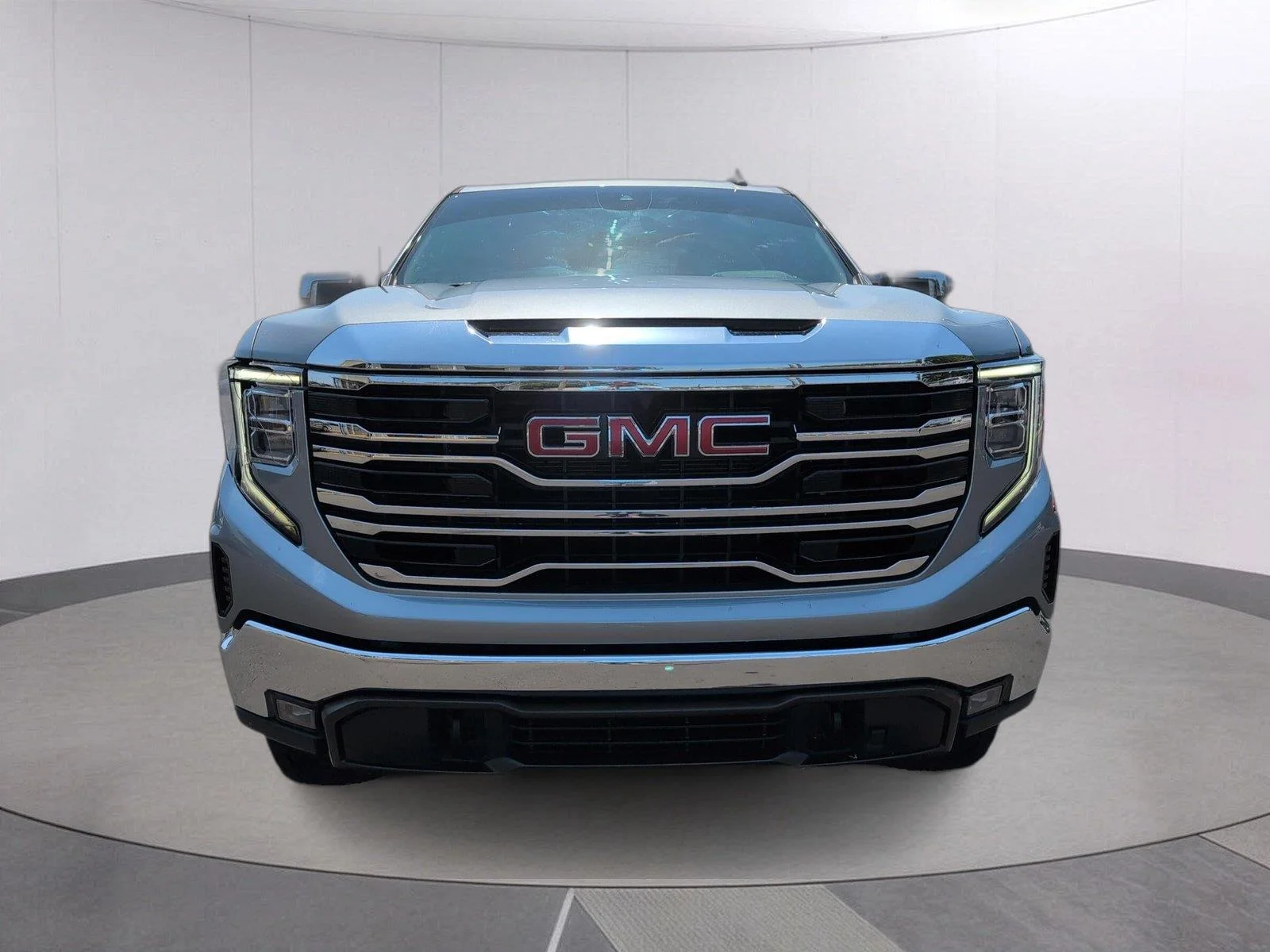 Used 2024 Sterling Metallic GMC SLT image 10
