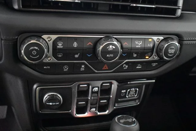 New 2026 Reign Exterior Paint Jeep Sahara image 31