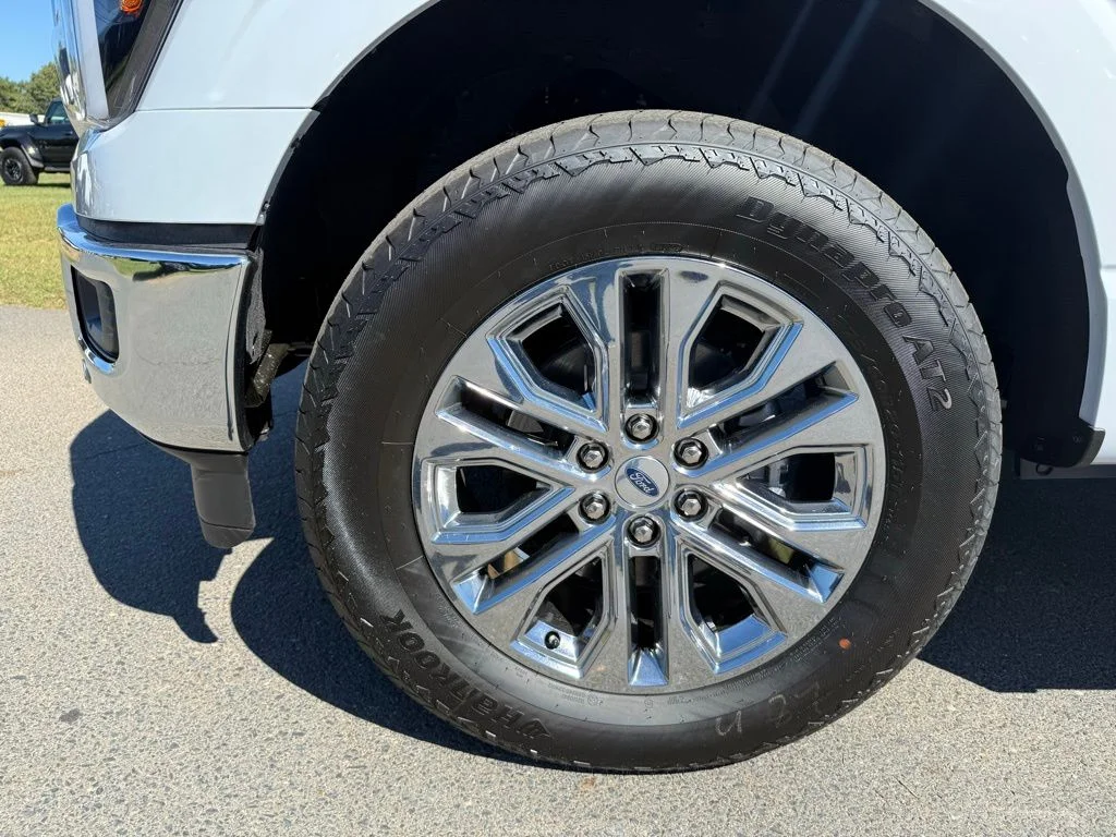 New 2025 White Ford Lariat image 10