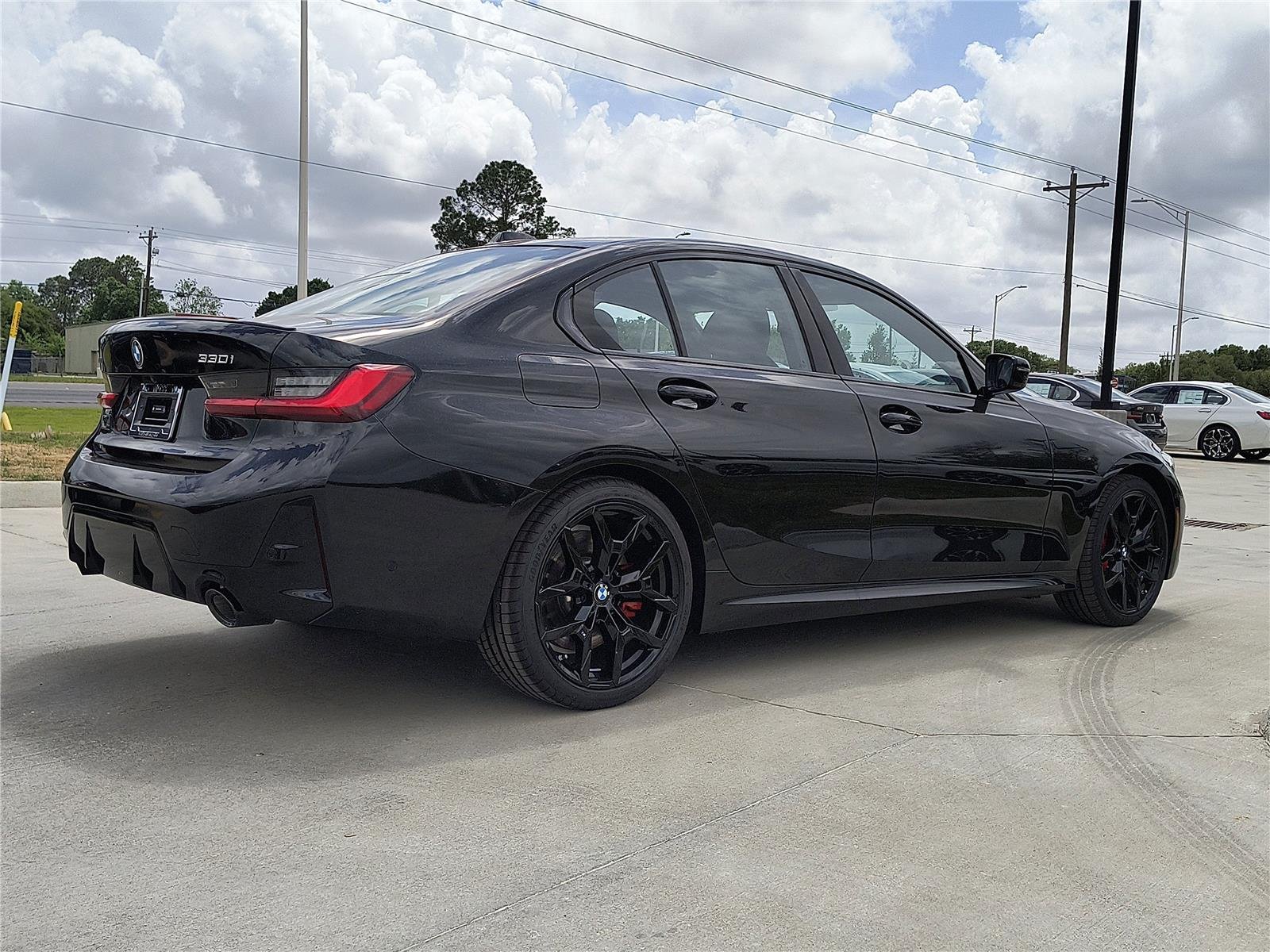 New 2026 Black Sapphire Metallic BMW 330i xDrive image 4