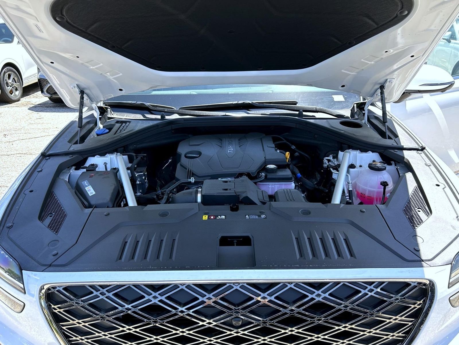 New 2026 White Genesis 2.5T Advanced image 24