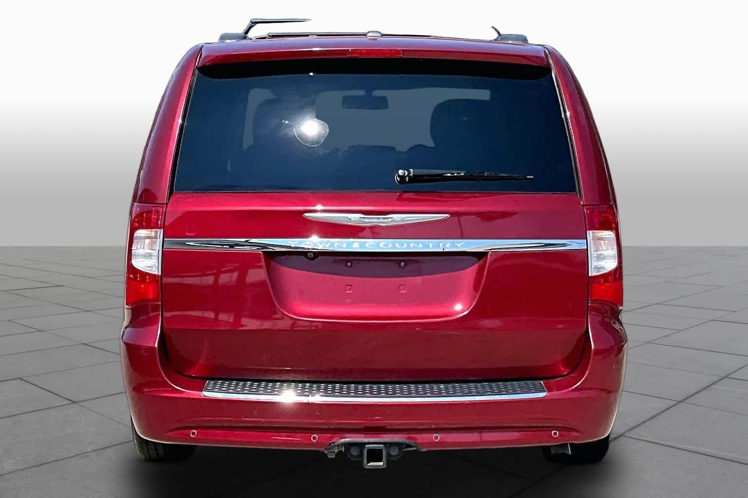 Pre-Owned 2014 Chrysler Town & Country Limited