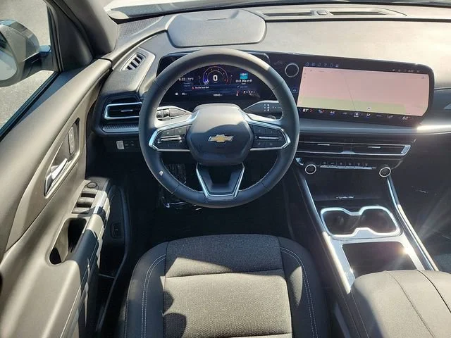 2025 Chevrolet Traverse LT - Photo 11