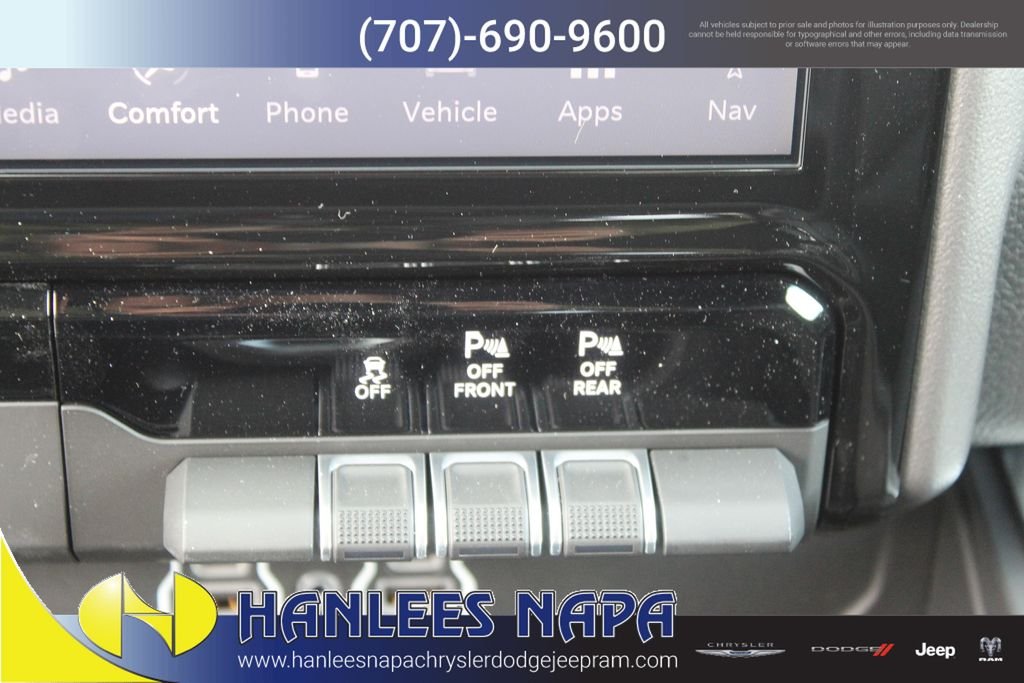 New 2026 Diamond Black Crystal Pearl-Coat Exterior Paint RAM Laramie image 21