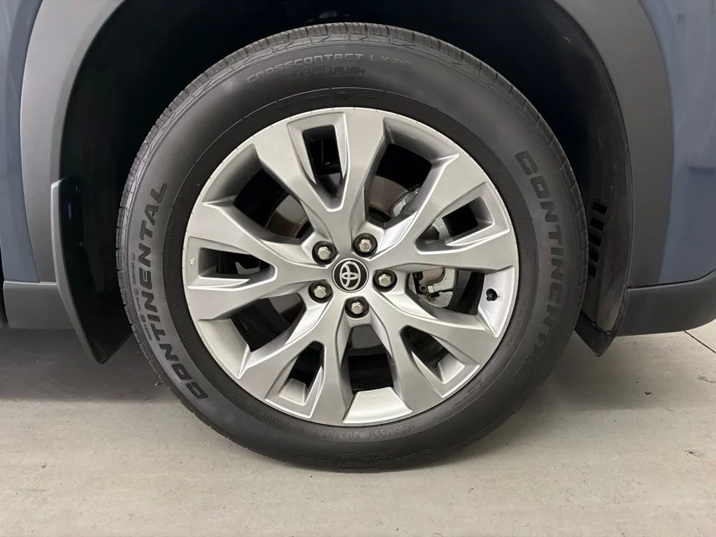Used 2026 Cloud Toyota Limited image 11