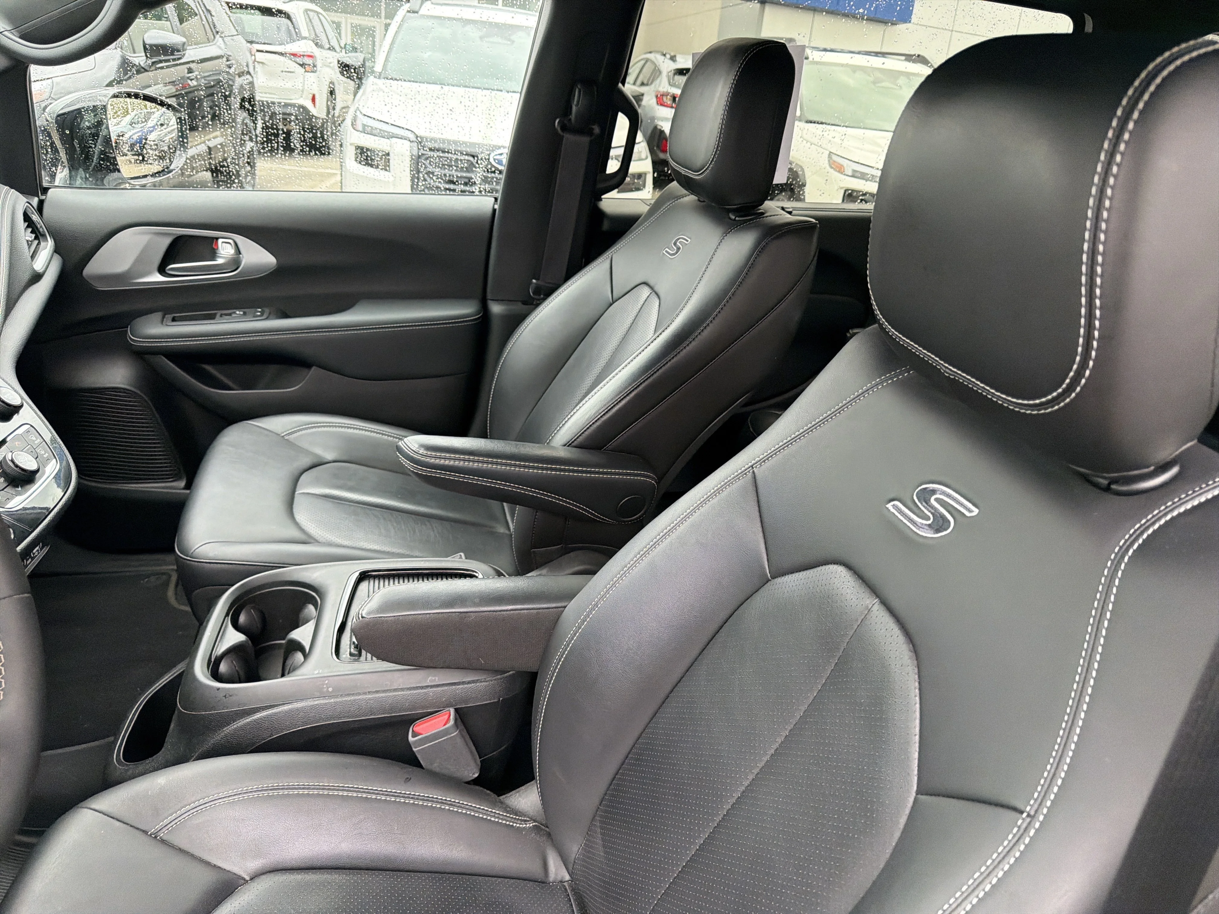 2024 Chrysler Pacifica Touring L - Photo 11