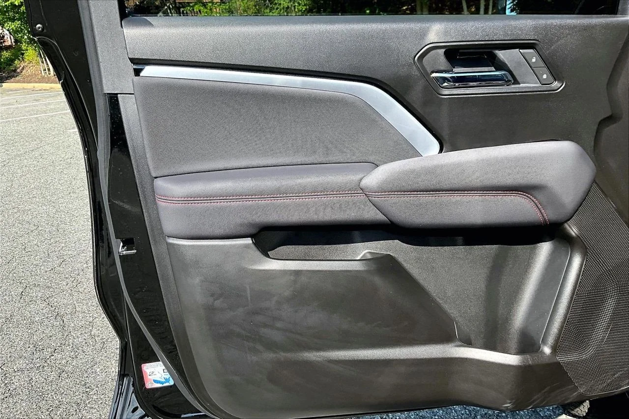 Certified Used 2025 Black Chevrolet Z71 image 26