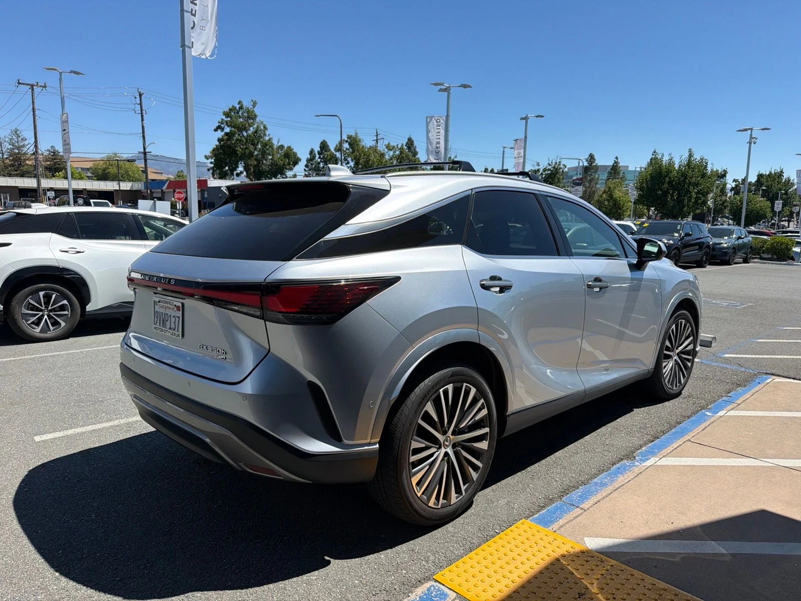 Used 2025 Iridium Lexus 350h Premium Plus image 3