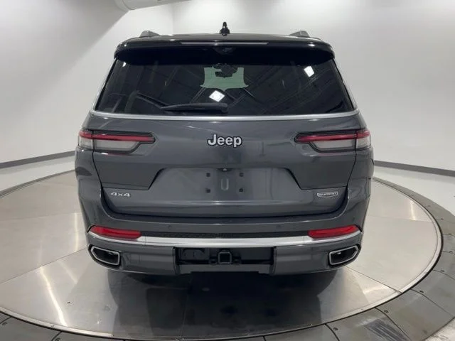 Used 2024 Gray Jeep Summit image 4