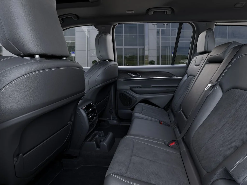 New 2026 Baltic Gray Metallic Clear-Coat Exterior Paint Jeep Altitude image 23