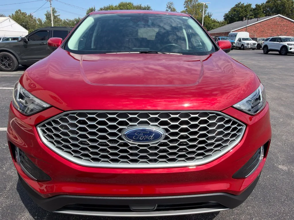 Used 2023 Rapid Red Metallic Tinted Clearcoat Ford SEL image 8