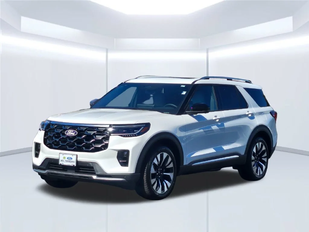 New 2027 White Ford Platinum image 2