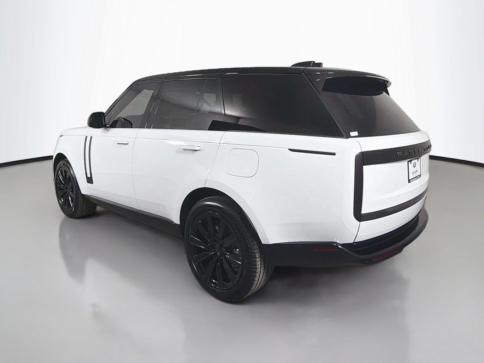 New 2026 Fuji White Land Rover SE image 7