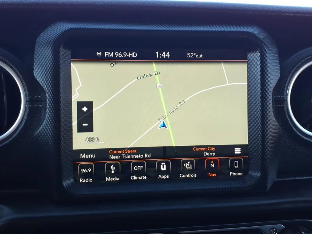 Used 2019 White Jeep Sahara 4x4 image 18