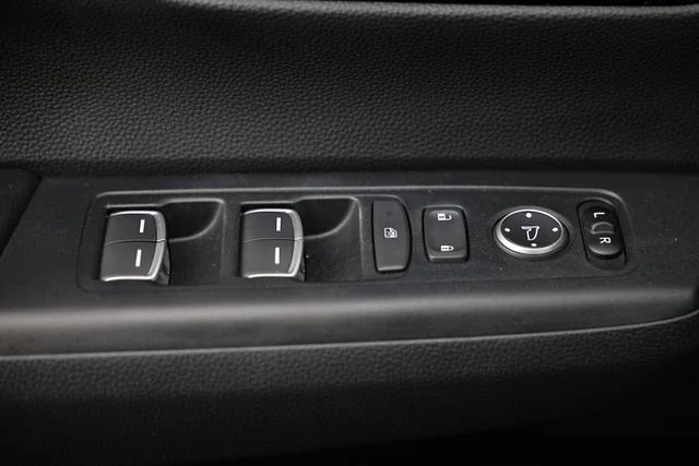 2025 Honda CR-V EX-L - Photo 17