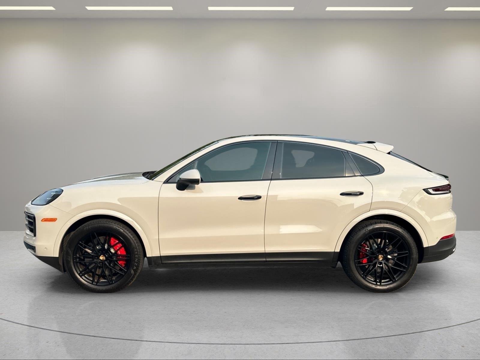 Used 2024 Chalk Porsche S image 2
