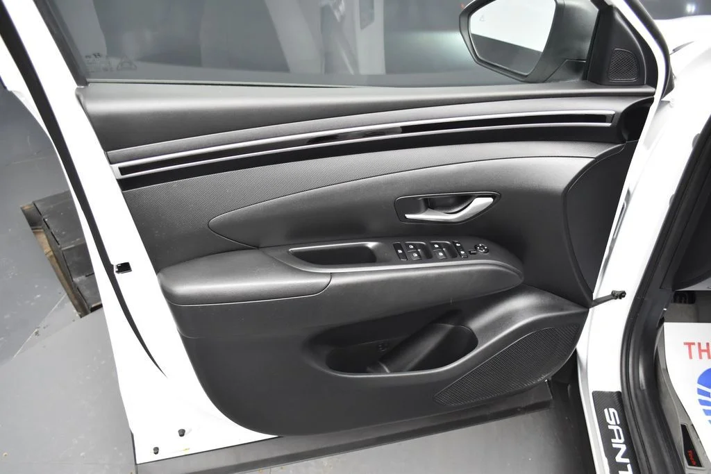 Used 2024 White Hyundai SEL image 20