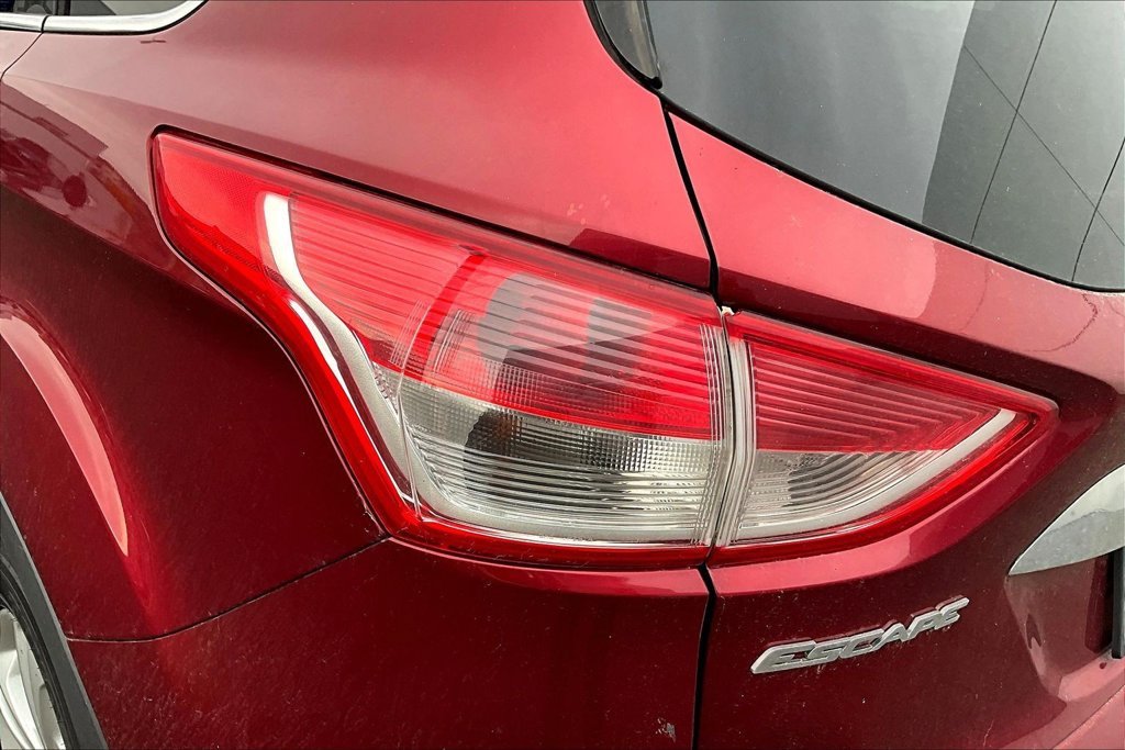 Used 2013 Red Ford SE image 23