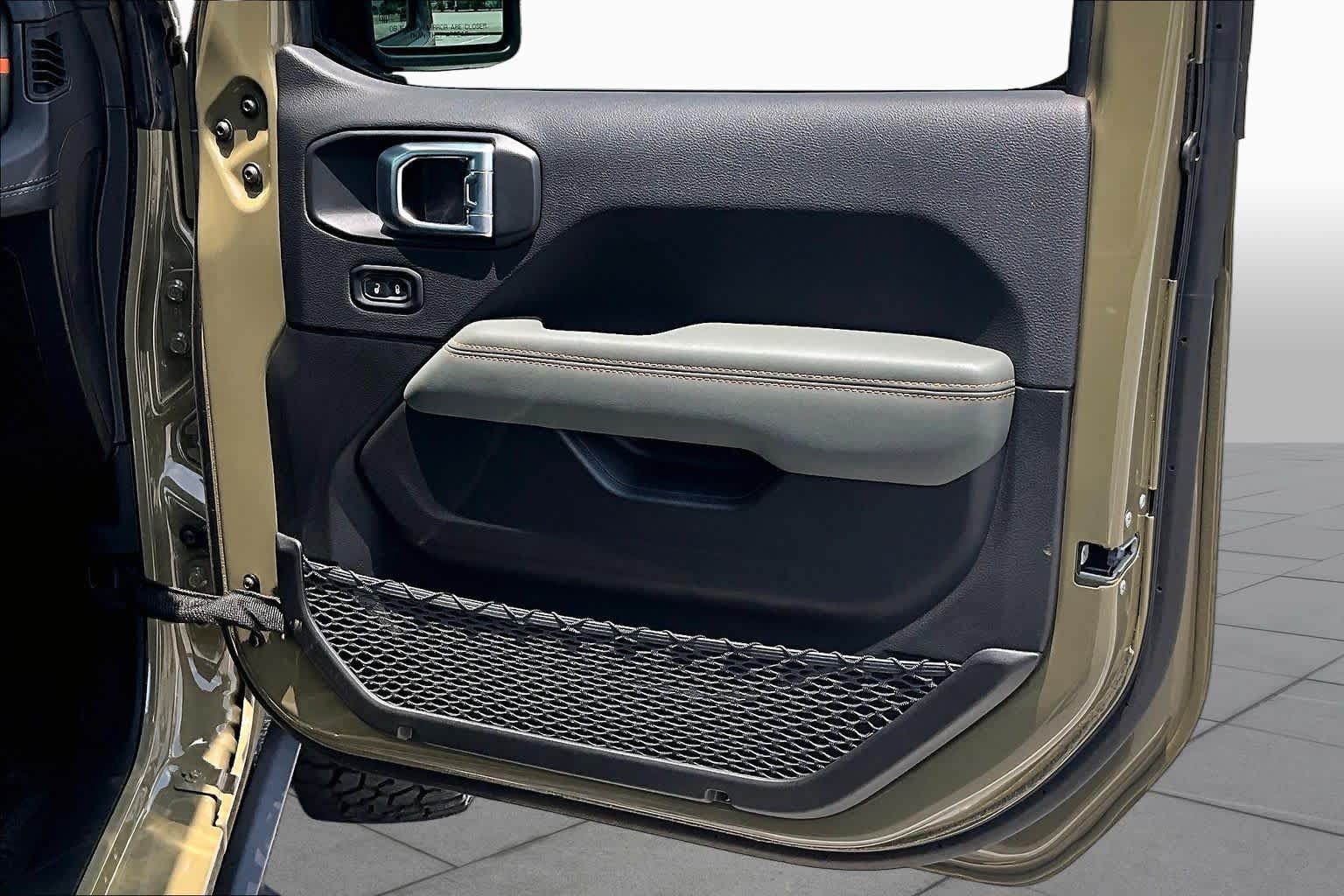 Used 2025 41 Jeep Mojave X image 23
