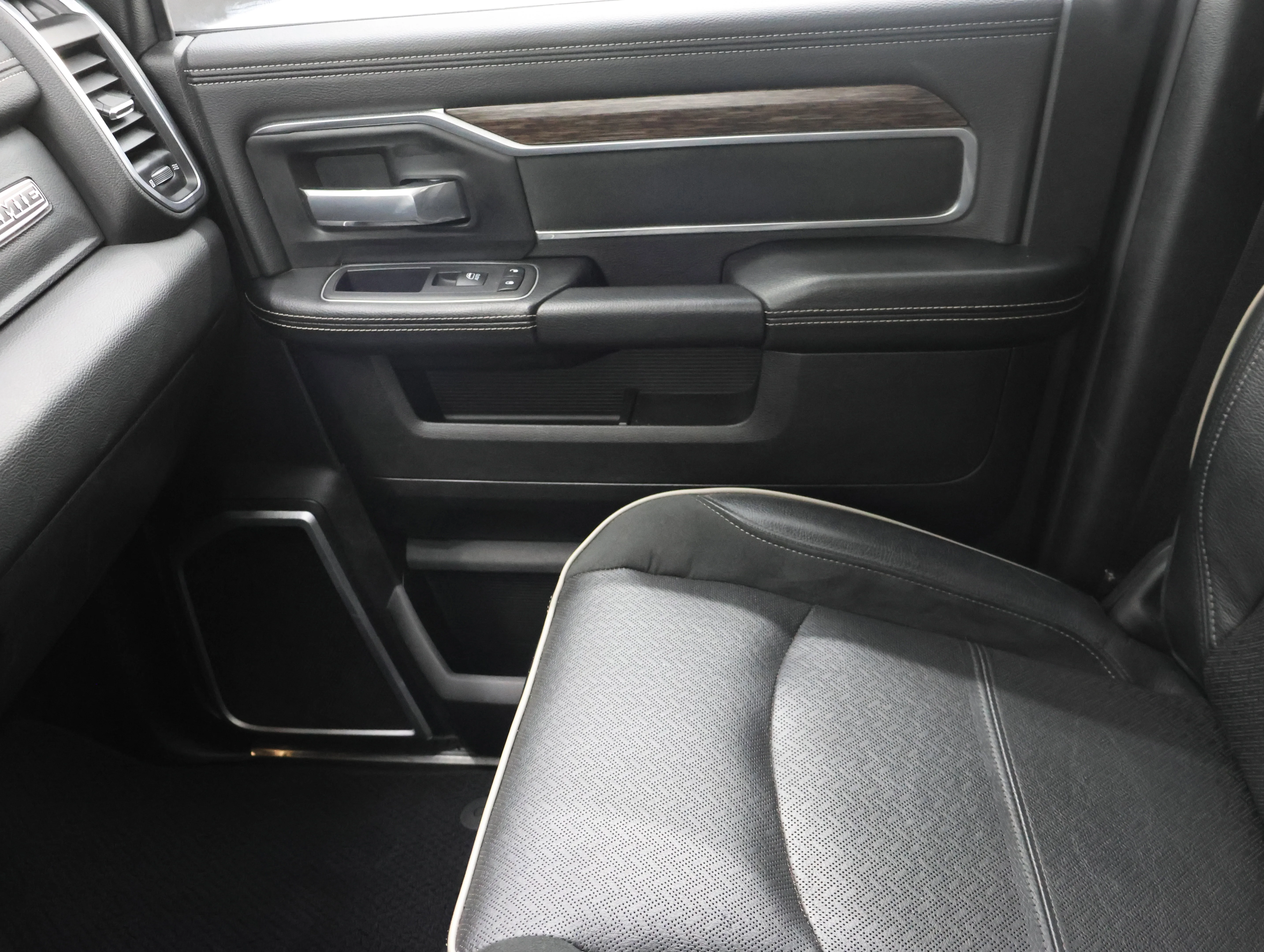 Used 2021 Bright White Clearcoat Ram Laramie image 13