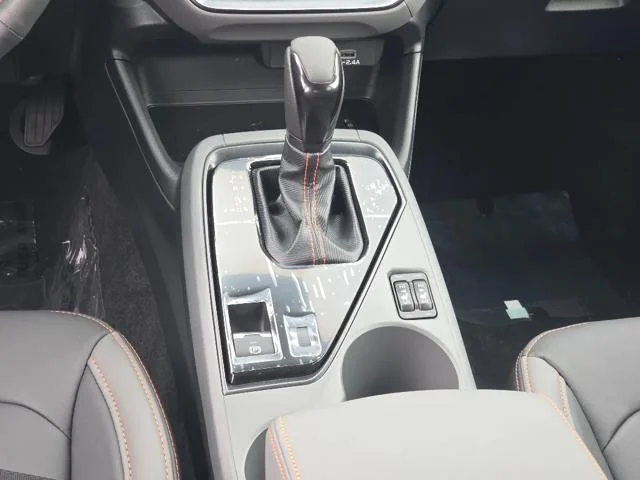 New 2026 CRYSTAL WHITE PEARL Subaru Limited image 16