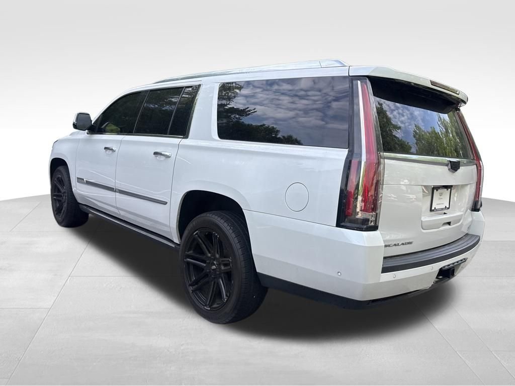 Used 2020 White Cadillac Premium image 19