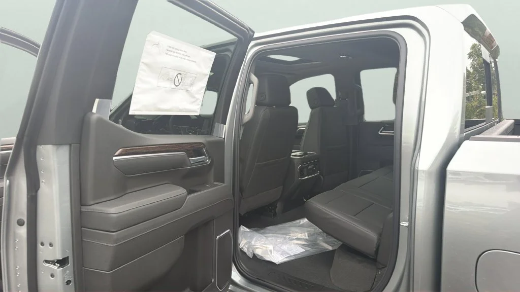 New 2026 Sterling Metallic GMC Elevation image 13