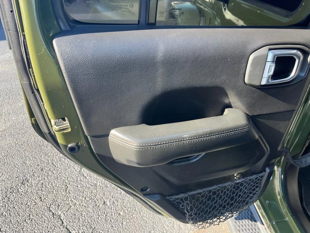 Used 2021 Sarge Green Clearcoat Jeep Unlimited Sahara Altitude image 22