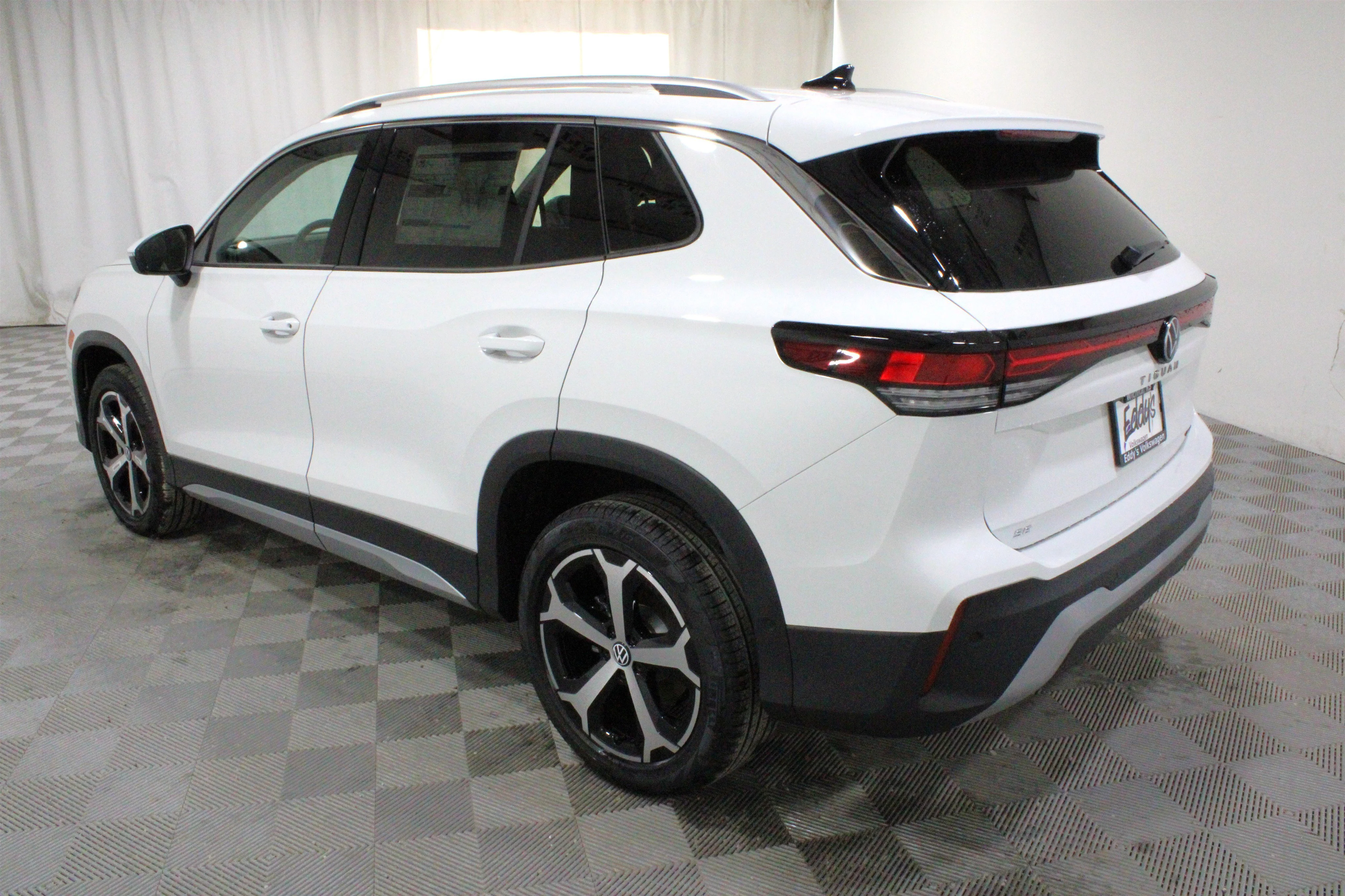 New 2026 Pure White Volkswagen SE image 28