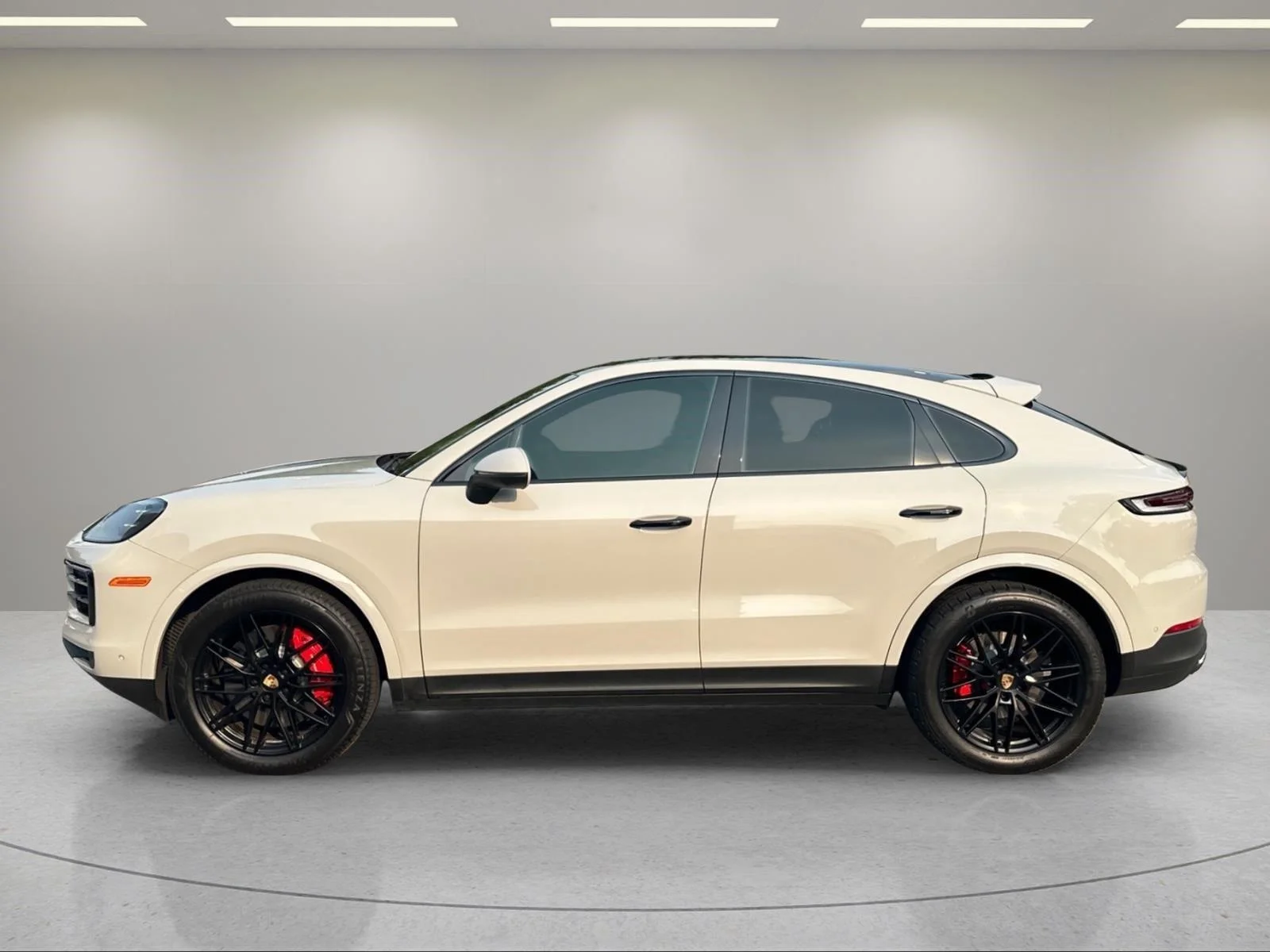 Used 2024 Chalk Porsche S image 2