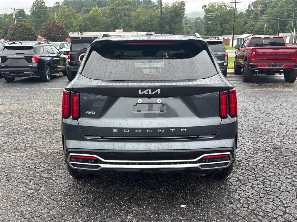 Used 2022 Black Kia X-Line EX image 6