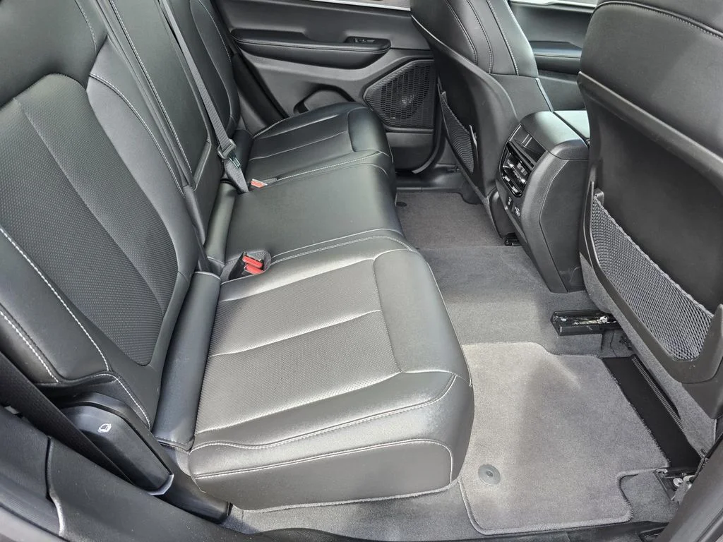 Used 2025 Baltic Gray Metallic Clearcoat Jeep Limited image 20