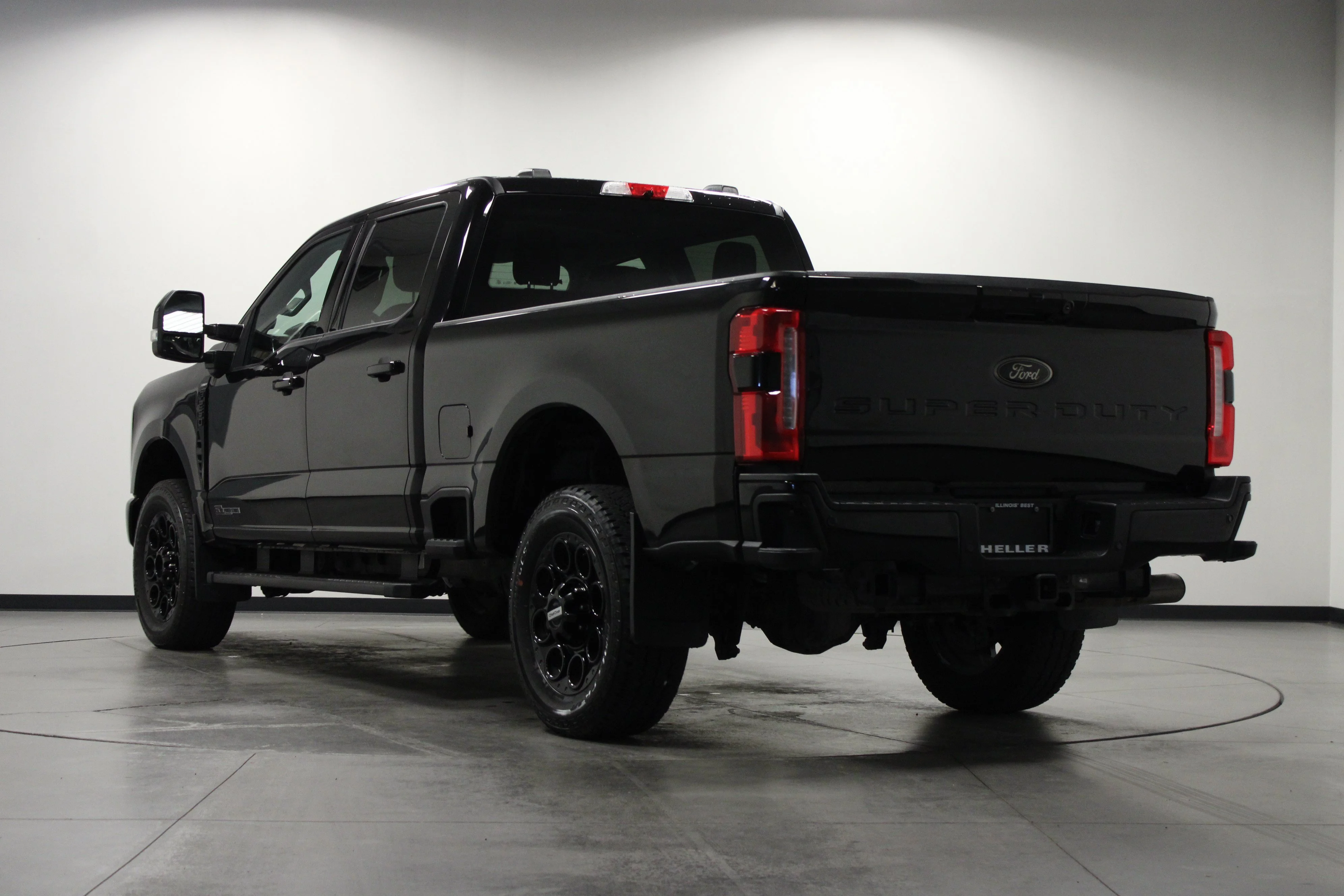 Used 2025 Agate Black Metallic Ford LARIAT image 6