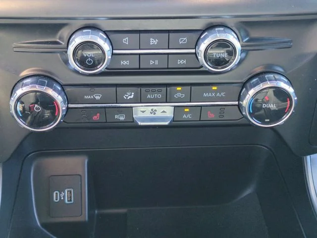 Used 2024 White Ford XLT image 24