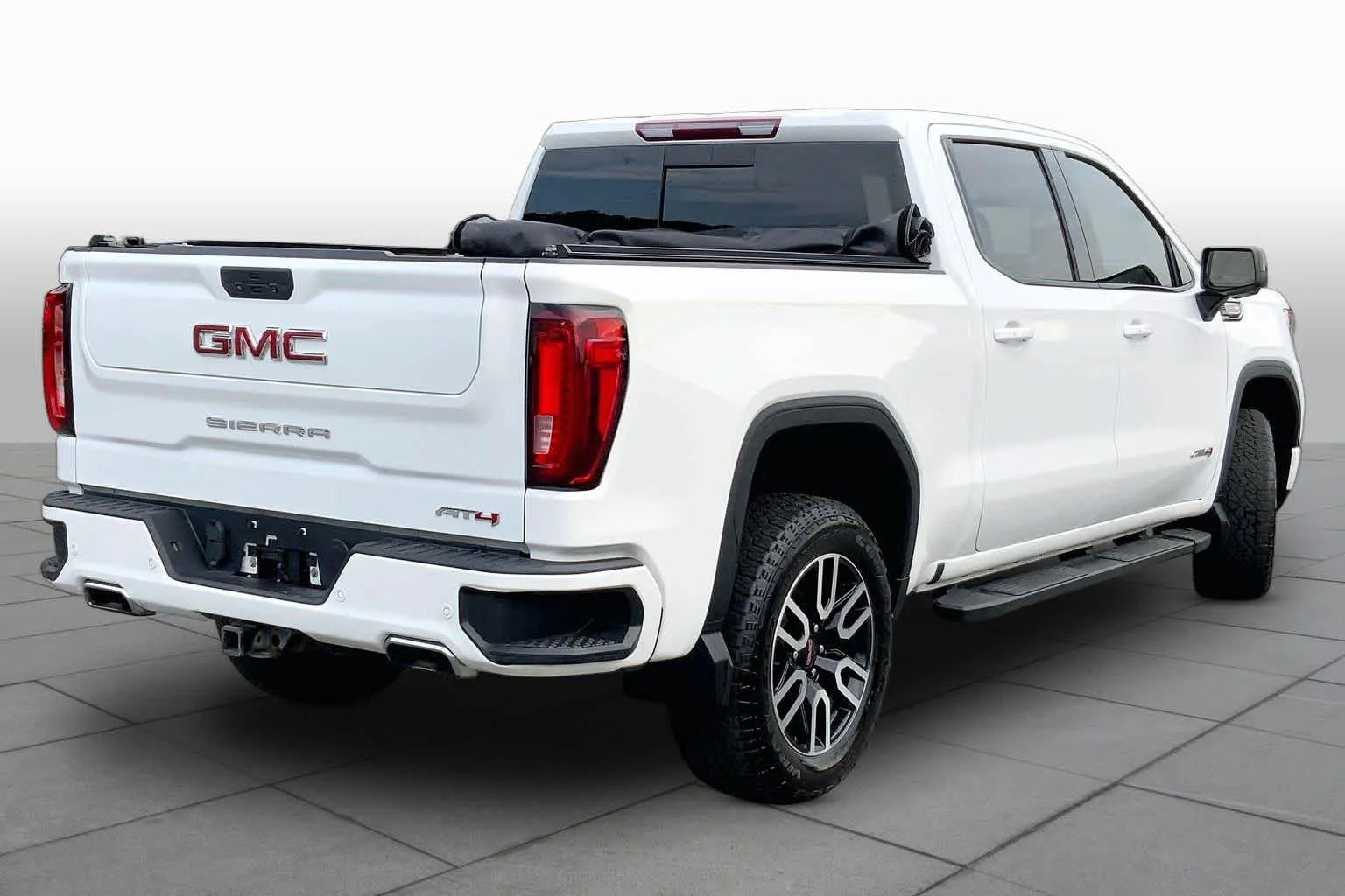 Used 2021 WHITE GMC AT4 image 12