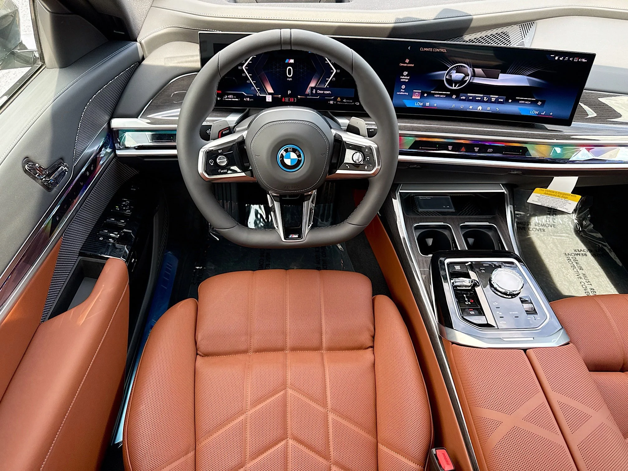 New 2026 Dravit Grey Metallic BMW 750e xDrive image 17