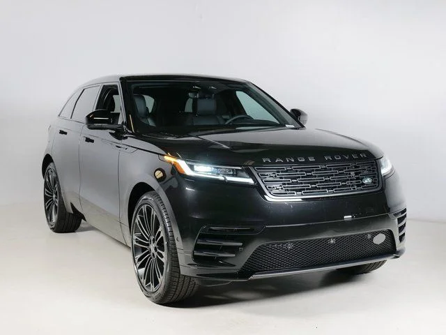 New 2026 Santorini Black Land Rover Dynamic SE image 10