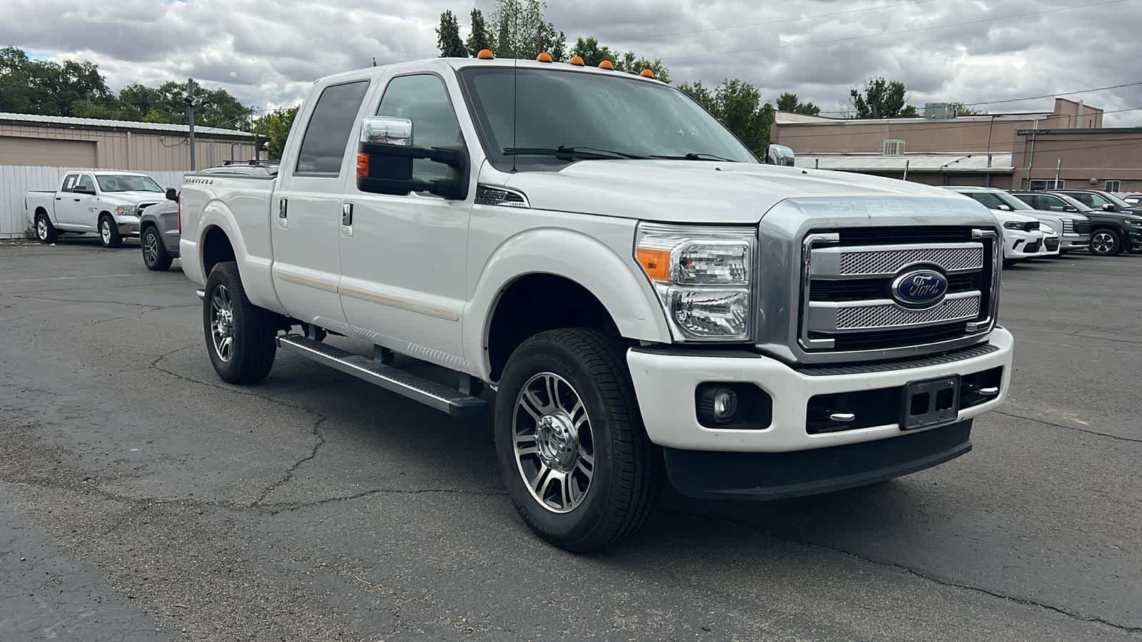 Used 2015 White Platinum Metallic Tri-Coat Ford Platinum image 3