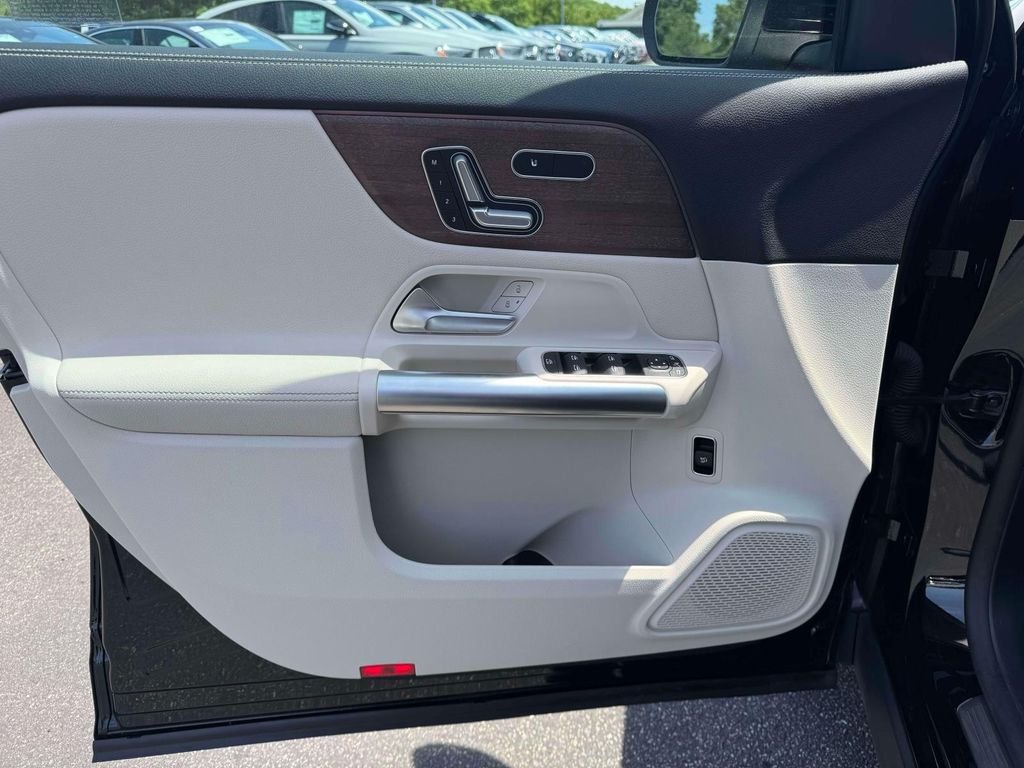 Used 2023  Mercedes-Benz GLA 250 image 18