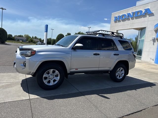 Used 2016 Classic Silver Metallic Toyota SR5 4X4 image 12
