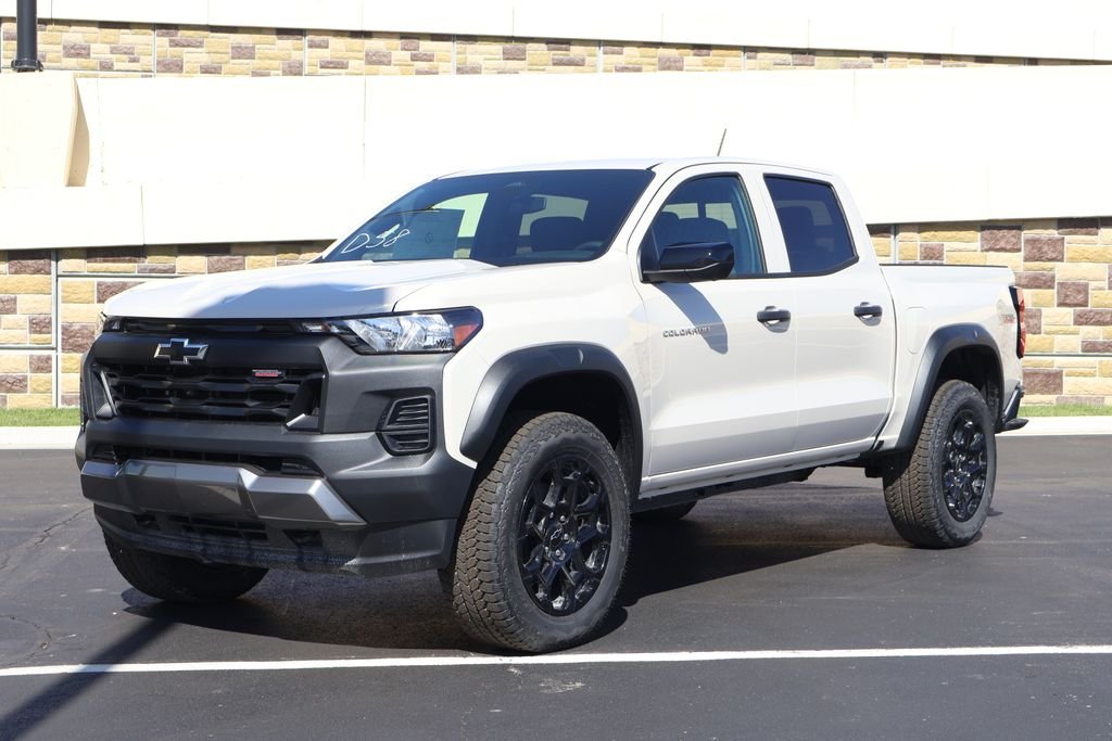 2026 Chevrolet Colorado Trail Boss - Photo 1