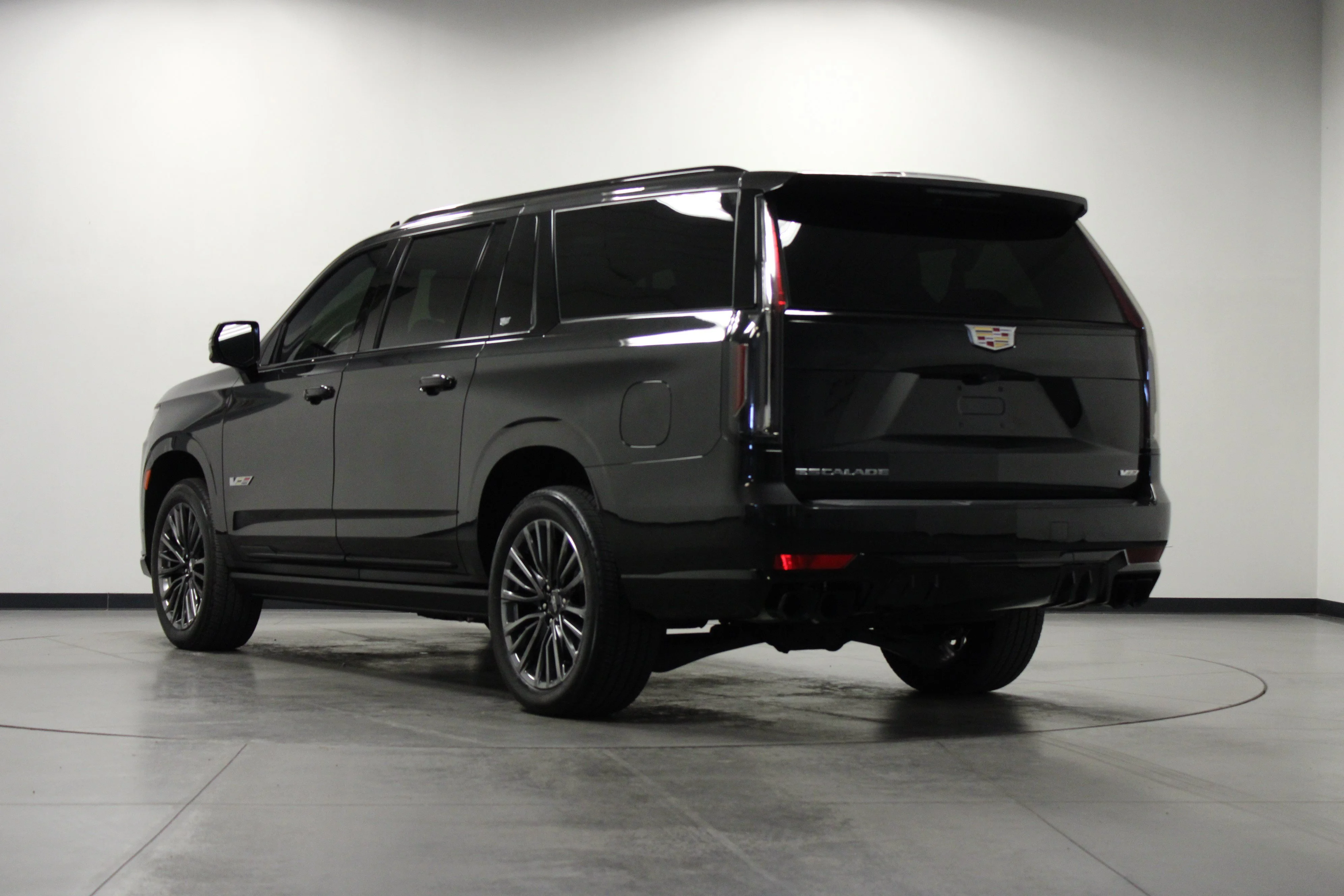 Used 2024 Black Diamond Tricoat Cadillac AWD V-Series image 6