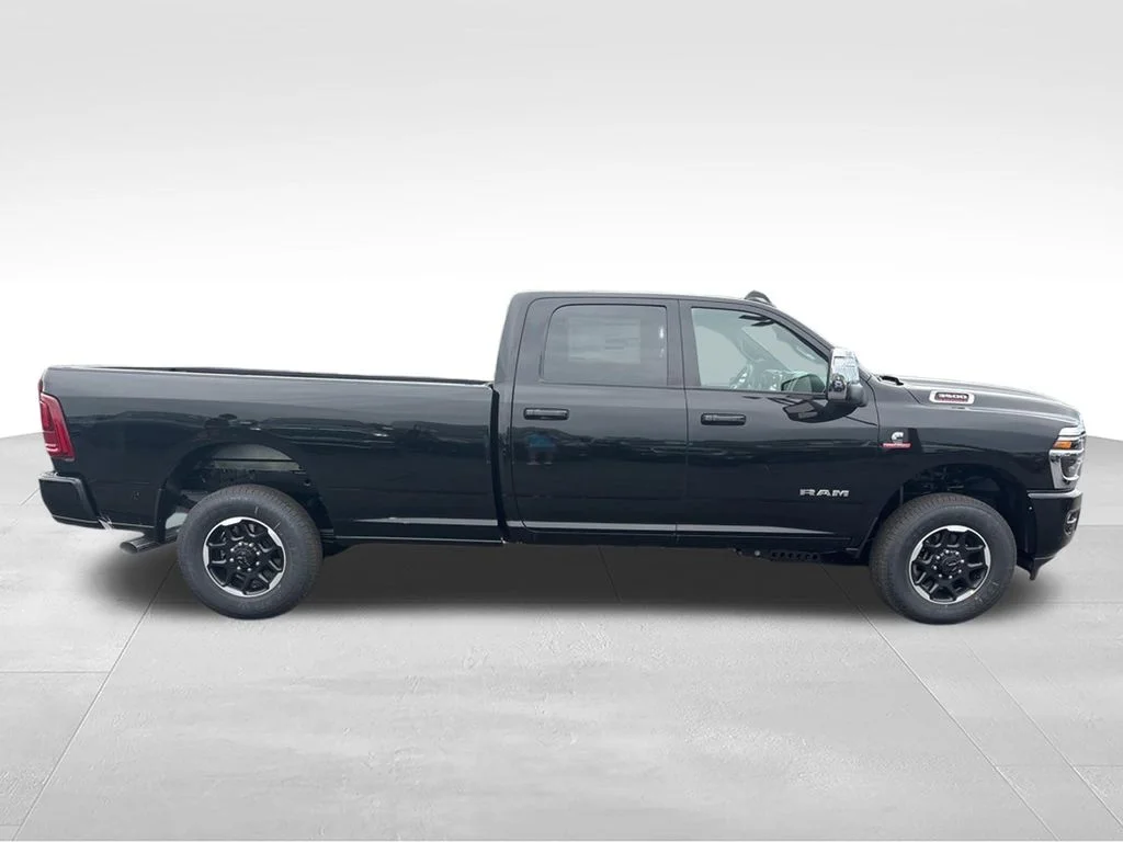New 2026 Diamond Black Crystal Pearl-Coat Exterior Paint RAM LARAMIE image 2
