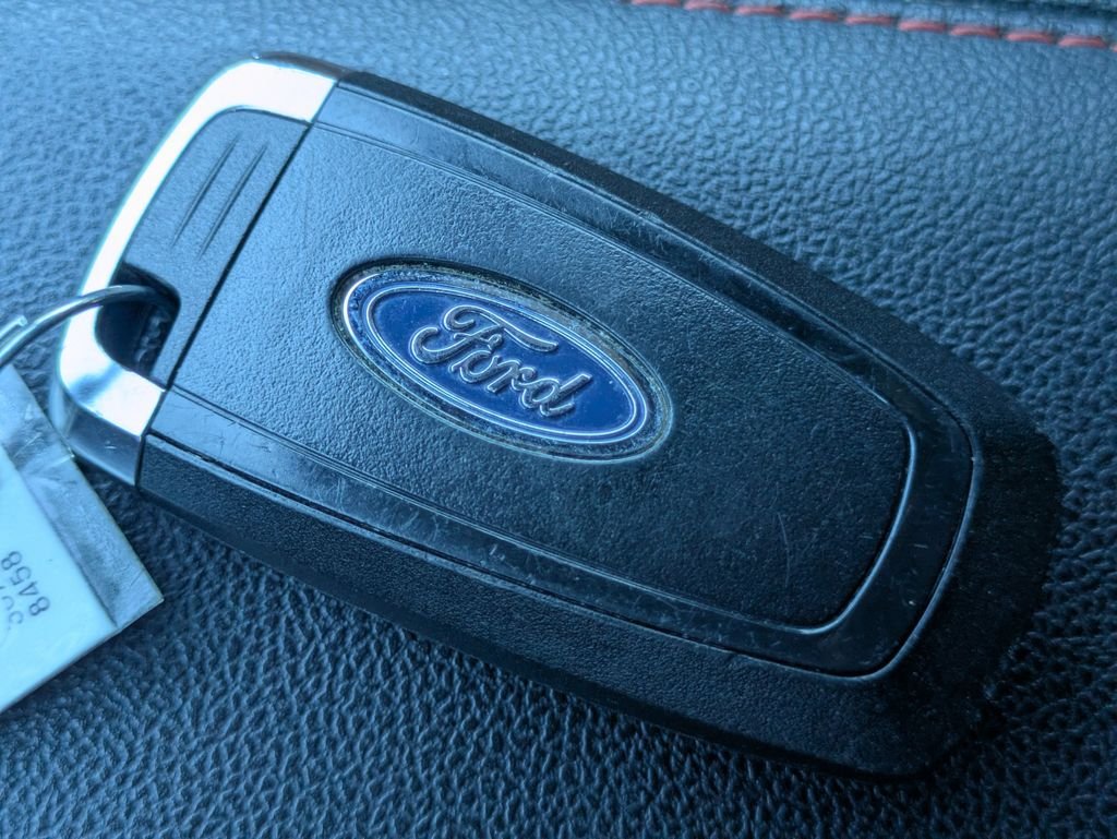 Used 2024 Gray Ford ST-Line image 32